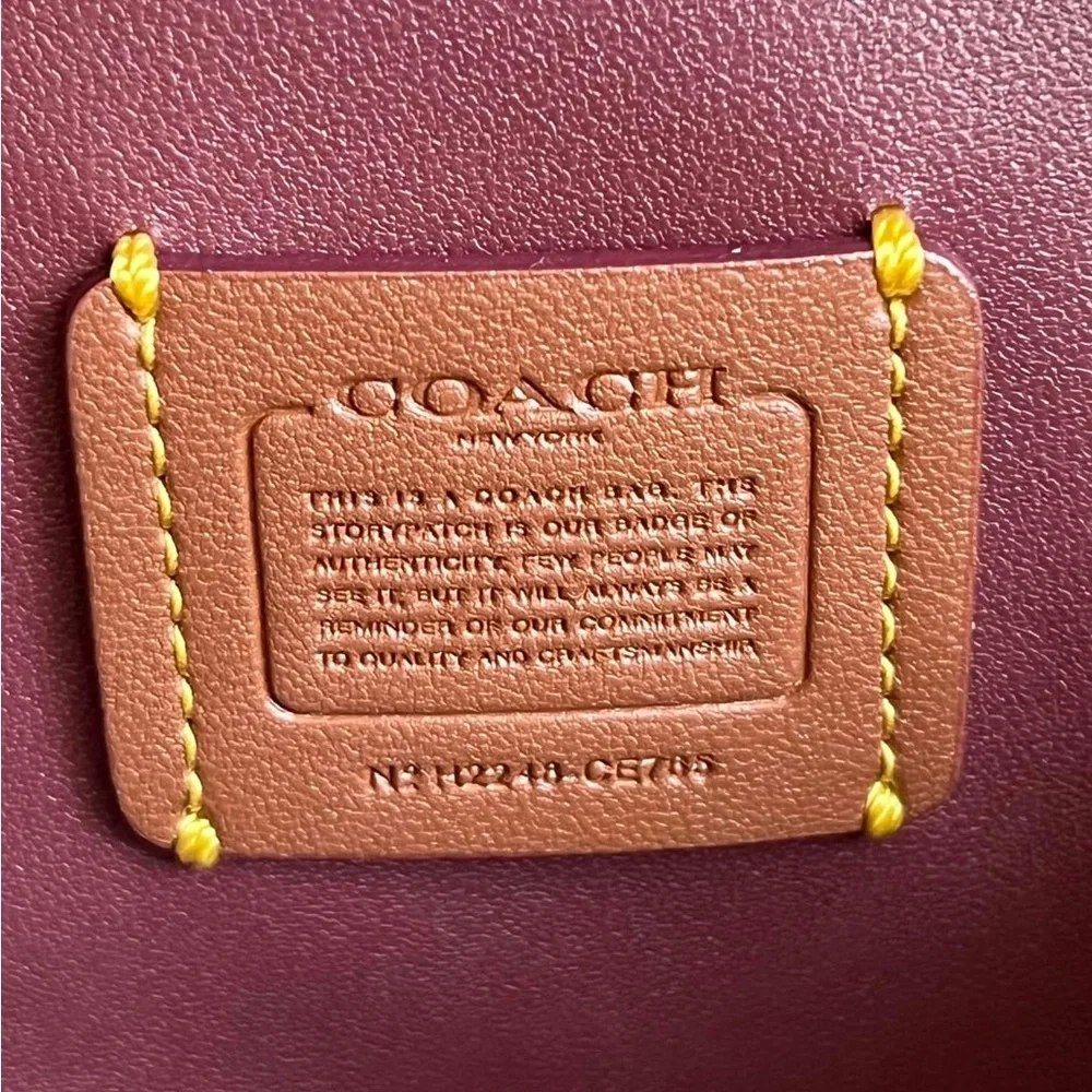CE765 - Coach Heart Crossbody 14 - Picture 9 of 12